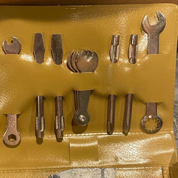 Vintage 1950s Mini Tool Kit Just In Case Made in Hong Kong No.5176J - Picture 2 of 6